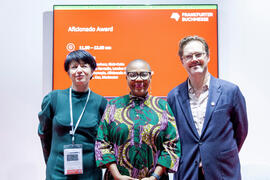 Aficionado Award Gewinnerin 2023 Lola Shoneyin auf der International Stage