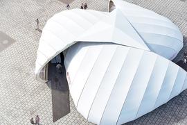 Ein Pavillon der Frankfurter Buchmesse aus der Vogelperspektive