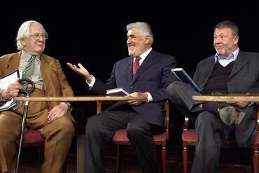 Actors (from left to right) Peter Ustinov, Mario Adorf and Günter Lamprecht joke around on 18 Oct. 2000 before the beginning of an event at Frankfurt’s Alter Oper (Old Opera)