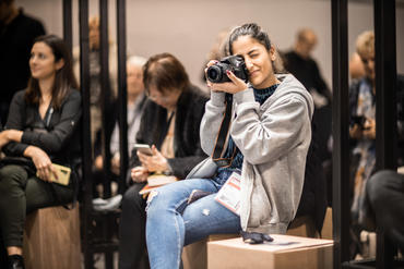 Frankfurt Academic Frau fotografiert