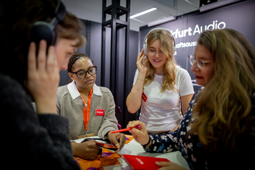 Gespräch am Stand, Fachbesucher