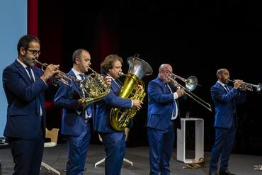 Band bei Gastrollenübergabe