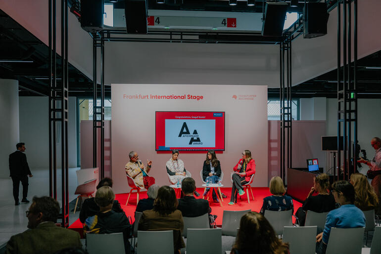 Aficionado Award, Bühne