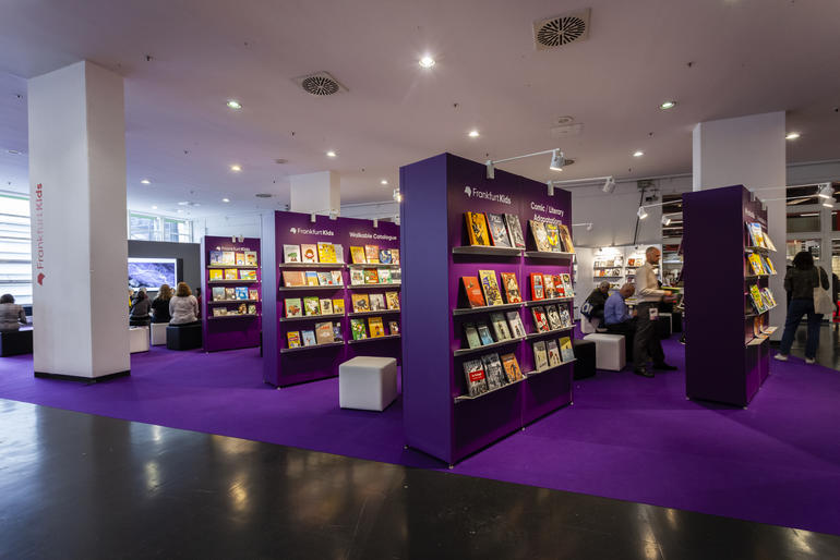 Frankfurter Buchmesse Kids Walkable Catalogue Foyer Bücherregale