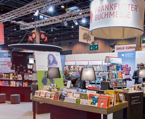 Ein Stand voller Bücher auf der Frankfurter Buchmesse