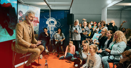 Frankfurt Audio Wochenendprogramm: Harry Potter-Hörbuchsprecher Rufus Beck spricht auf der Hörbuchwelten Bühne der Frankfurter Buchmesse 2023