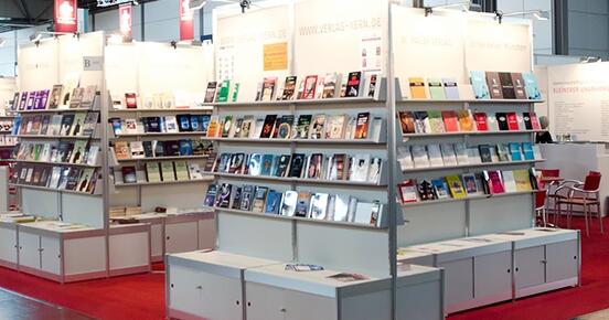 Ausstellung von Büchern unabhängiger Verlage