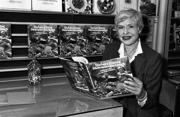 Actor Barbara Rütting presents “Mein neues Kochbuch” (Engl. “My New Cookbook”) at Frankfurter Buchmesse