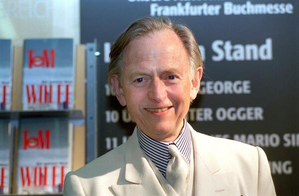 U.S. writer Tom Wolfe