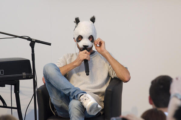 Rapper Cro auf der Open Stage der Agora