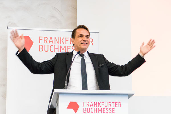 Markus Dohle bei der Eröffnungspressekonferenz der Frankfurter Buchmesse 2017