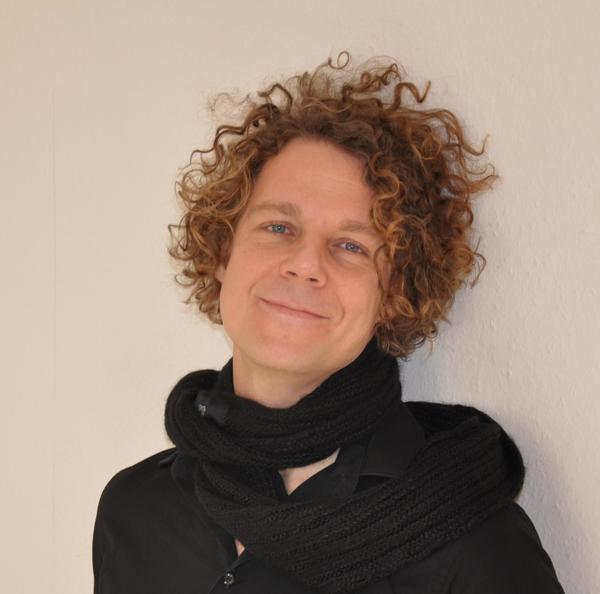 Nils Hollmann Nils Hollmann