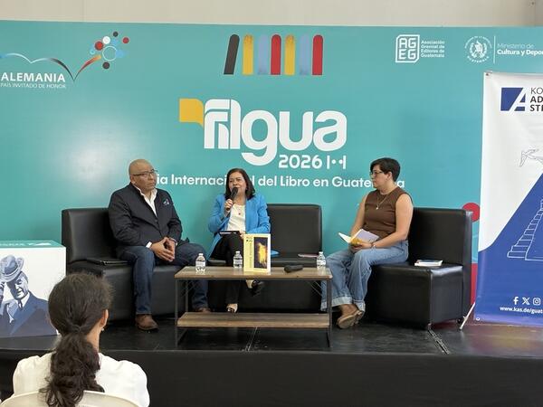 Dinorah Azpuru @FILGUA