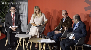 Speaker*innen auf Bühne