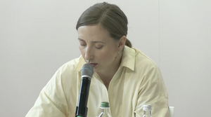 Julia Pustet liest vor