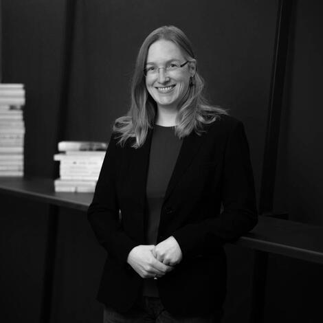 Dr. Jessica Saenger