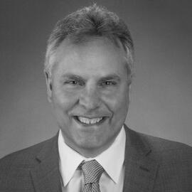 Portrait of Doug McCollum, CPO und EdTech Business Leader