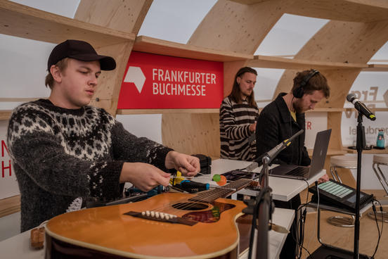 Musiker auf der Frankfurter Buchmesse