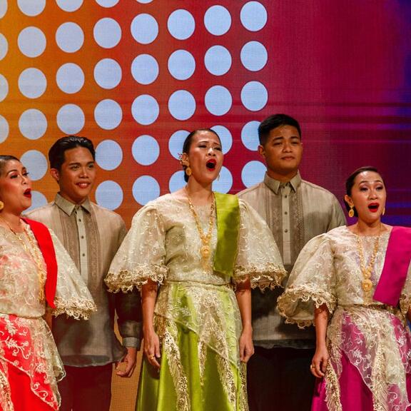 Philippine choir sings