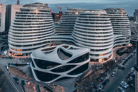 Das Galaxy Soho in Peking aus Vogelperspektive