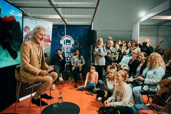 Frankfurt Audio Public programme: Harry Potter audiobook narrator Rufus Beck as a speaker at Hörbuchwelten Bühne during Frankfurter Buchmesse 2023
