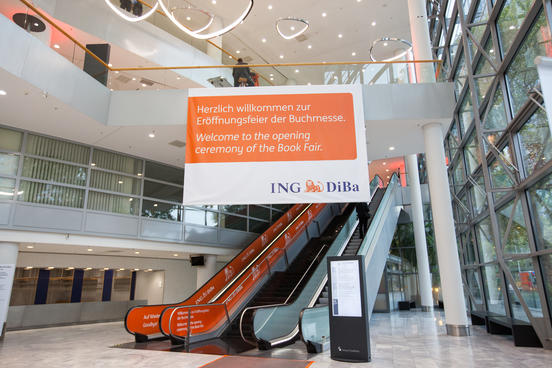 Frankfurter Buchmesse Übersicht Werbung INGDiBa Megaposter