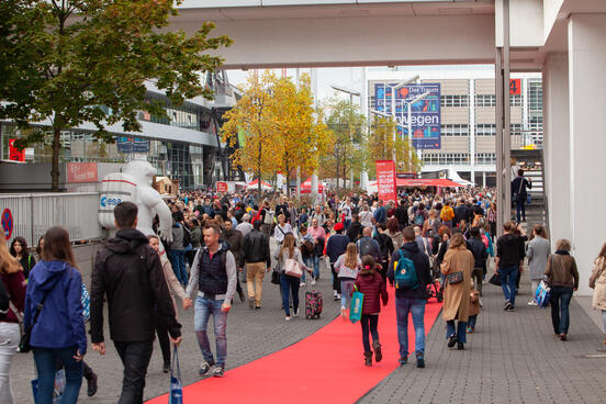 Besucher auf der Frankfurter Buchmesse