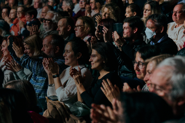 Besucher*innen im Congress Center